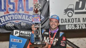 WINDOM FINDS HIS MIDGET GROOVE