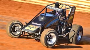 SEAVEY'S LAST LAP HEROICS