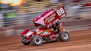 AUSTIN McCARL TAKES THE LEAD AT KNOXVILLE!