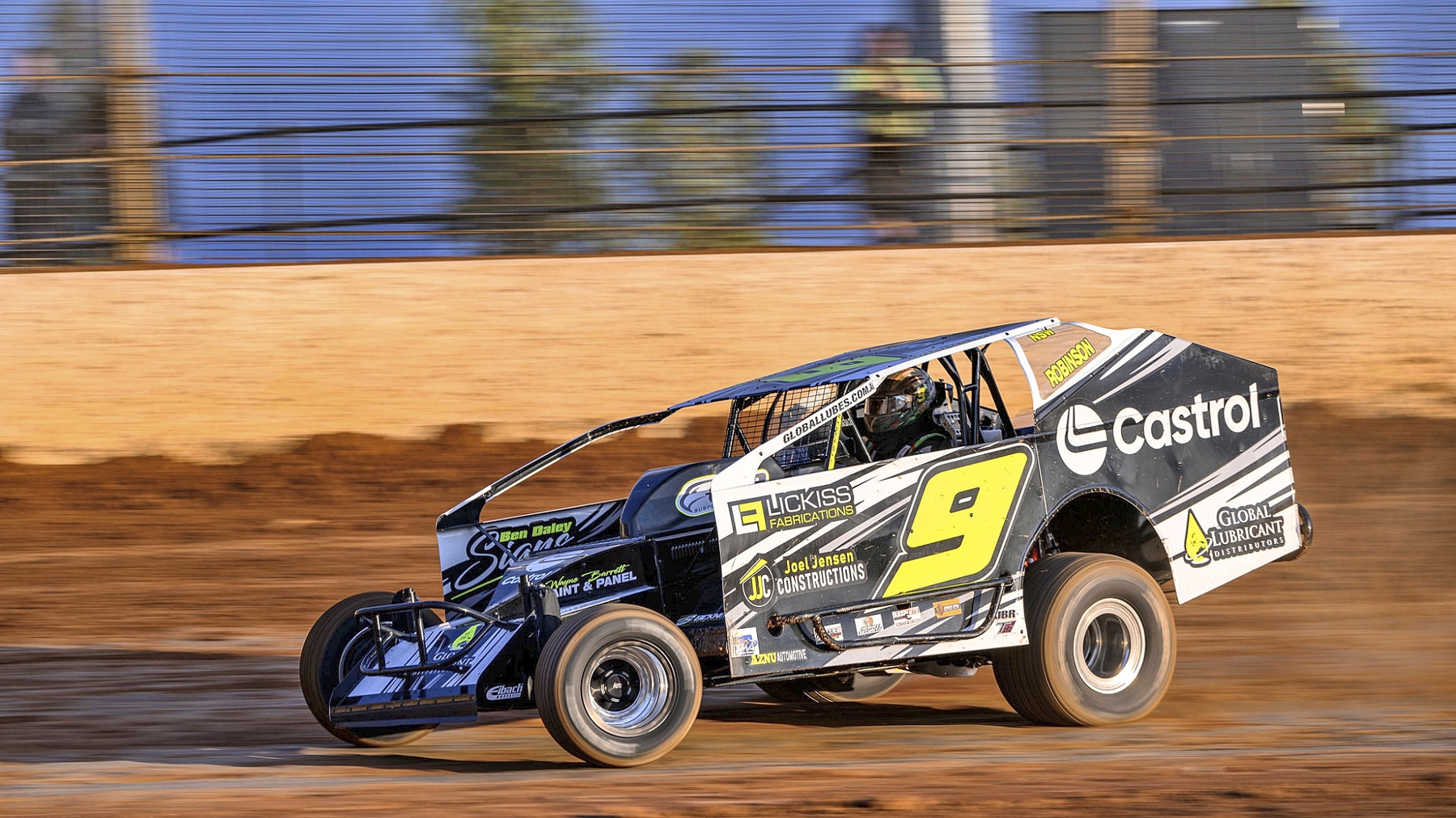 CROP#Mark Robinson - V8 Dirt Modifieds