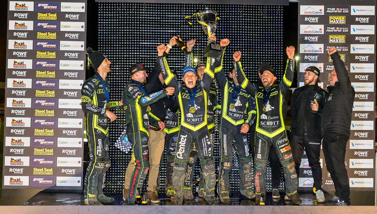 ipswich_champions25_3