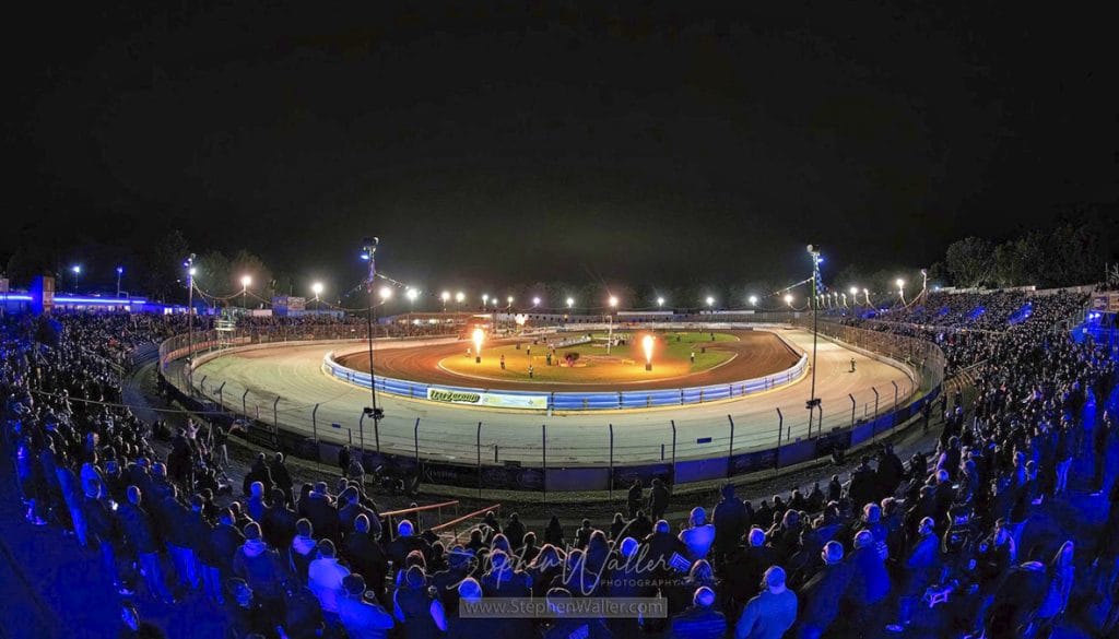 CROP ipswich_foxhall_crowd25