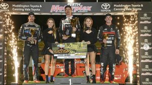 PERTH MULTIPLEX: MANDERS' GOLD CUP VICTORY