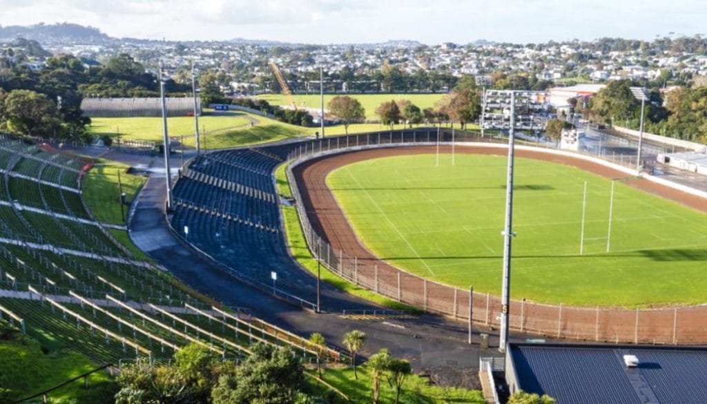 CROP 4K81GSH_Western_Springs_Stadium_jpg